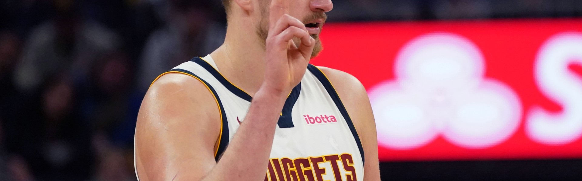 开云官方网站-无奈！爵士主帅：如果你知道怎么防守约基奇 请给我发邮件