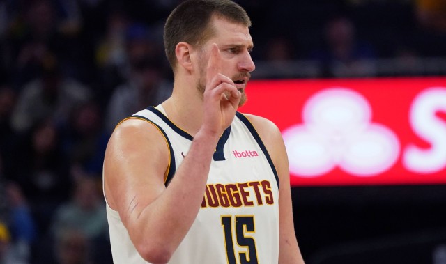 开云官方网站-无奈！爵士主帅：如果你知道怎么防守约基奇 请给我发邮件