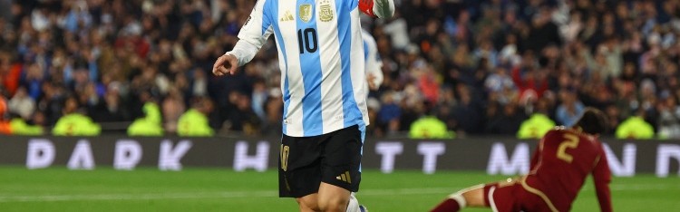 开云公司-奥莱报：梅西是队友的楷模、偶像和明灯，他值得再拥有一届世界杯