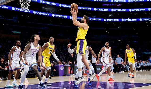 开云直播平台-真是一点能力都没有！湖人还不如裁掉他并且转正双向合同内线？