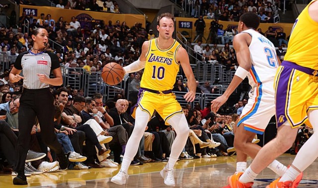 开云体育运营机构-尽力了！湖人后场新援被迫从强力投手转型成为了后场核心？